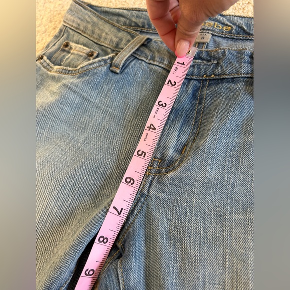 BEBE Women Mid RISE STRAIGHT LEG DISTRESSED CROP DENIM JEANS CAPRI 28 Light Wash - Picture 7 of 10